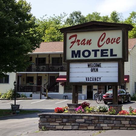 Fran Cove Motel Lake George Buitenkant foto