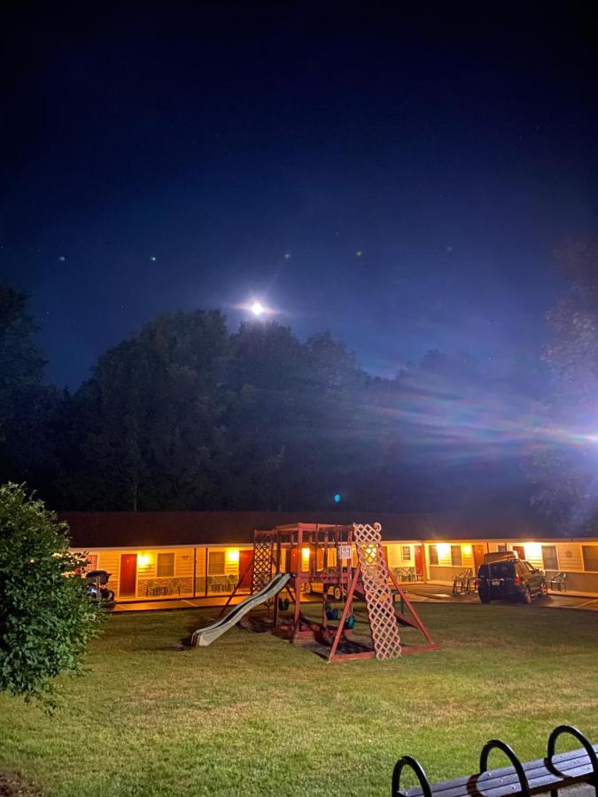 Fran Cove Motel Lake George Buitenkant foto