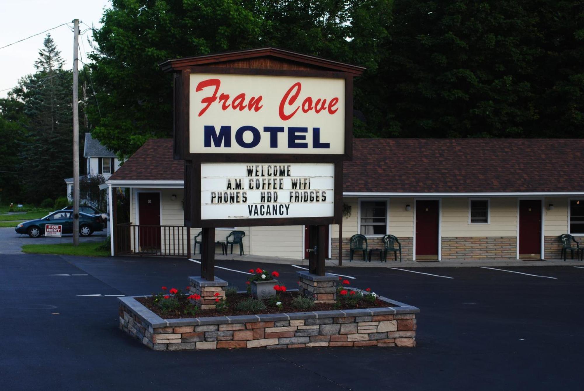 Fran Cove Motel Lake George Buitenkant foto