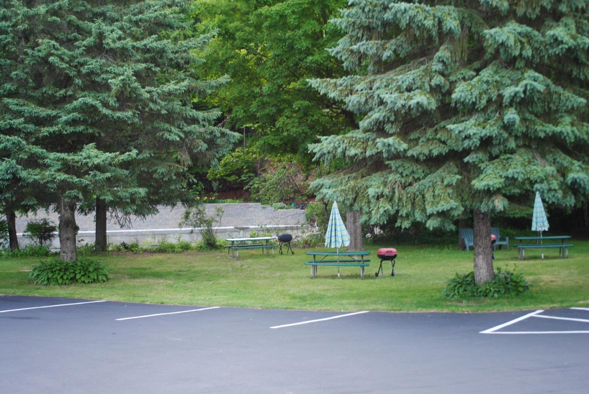 Fran Cove Motel Lake George Buitenkant foto