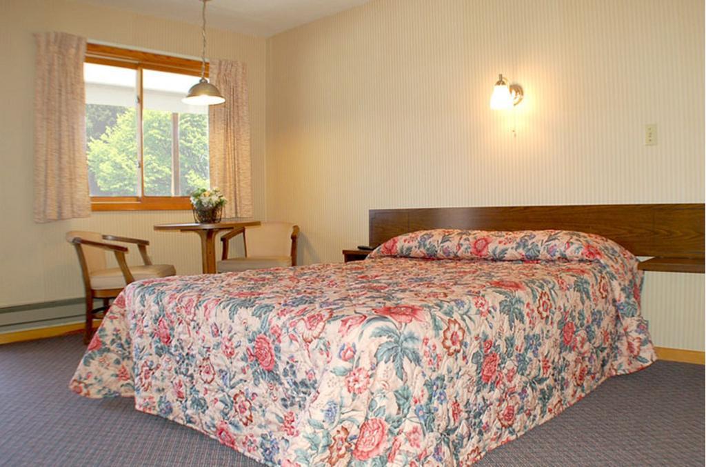 Fran Cove Motel Lake George Buitenkant foto